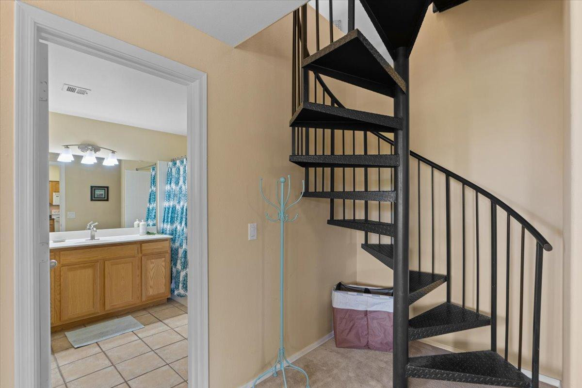 20100 N 78th Place 2203