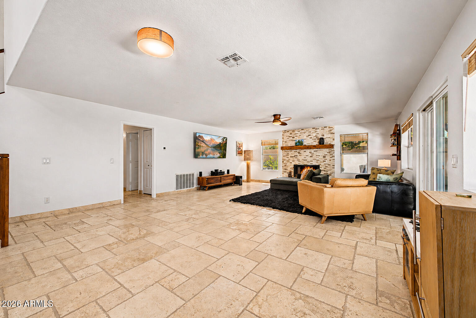 7826 W KERRY Lane