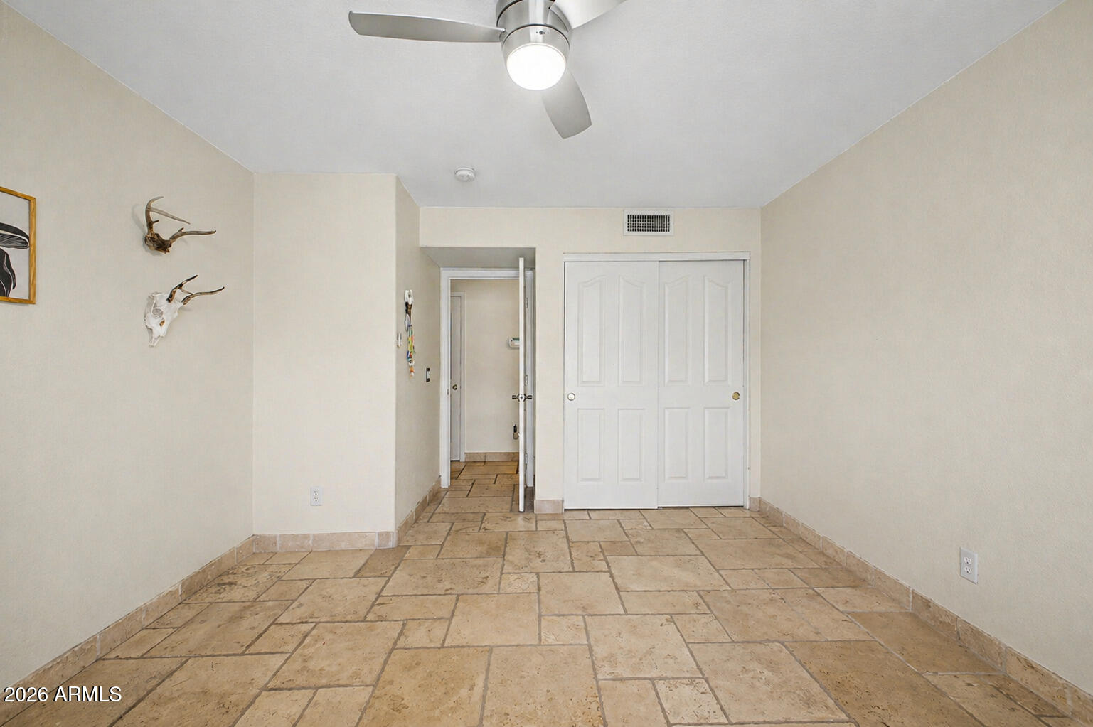 7826 W KERRY Lane