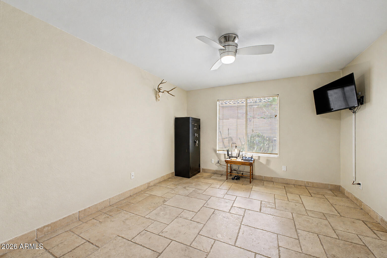 7826 W KERRY Lane