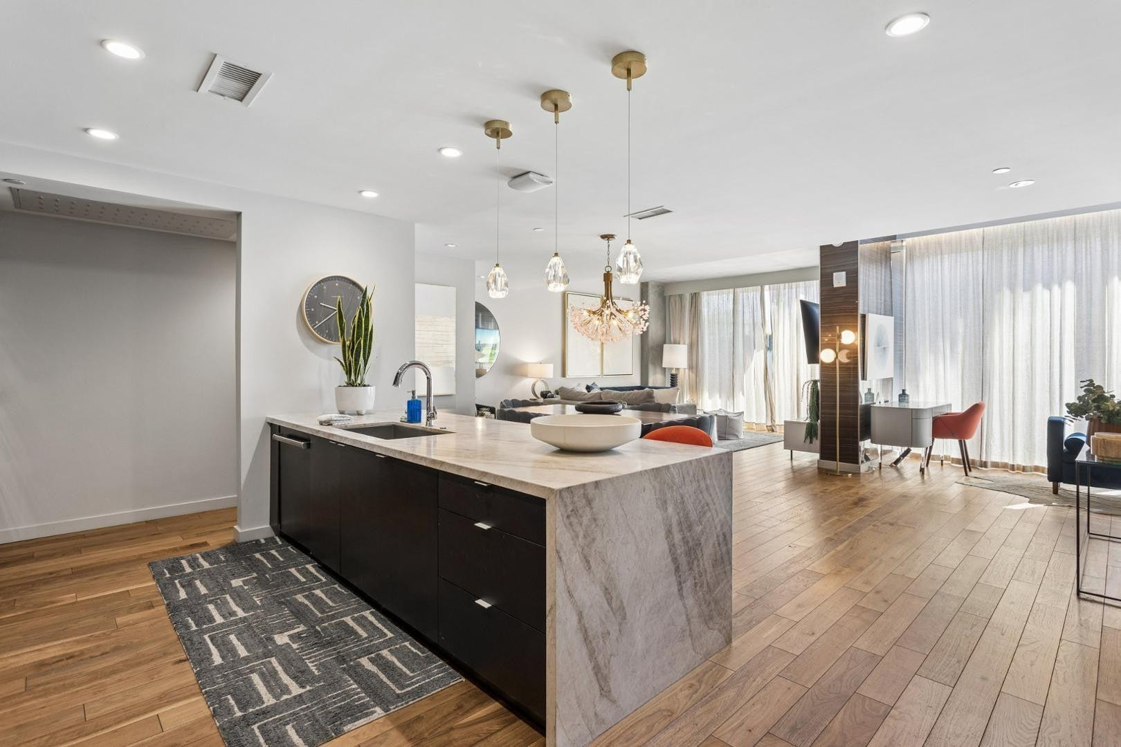 5455 E Lincoln Drive 1010
