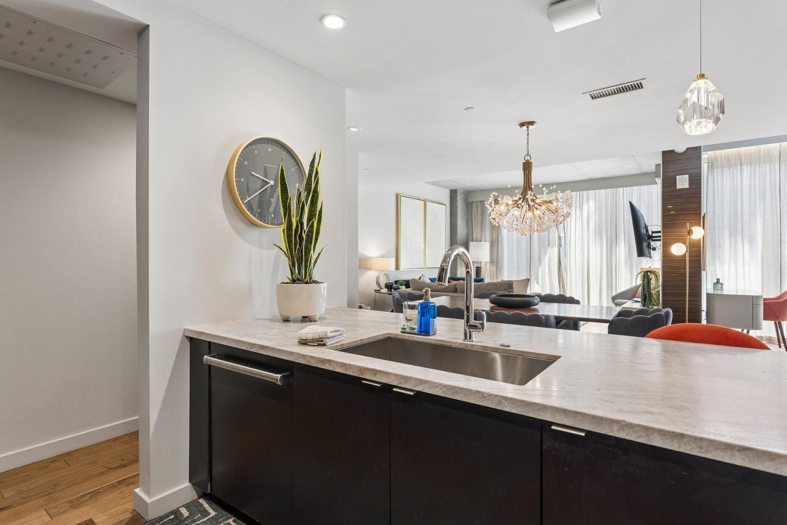 5455 E Lincoln Drive 1010