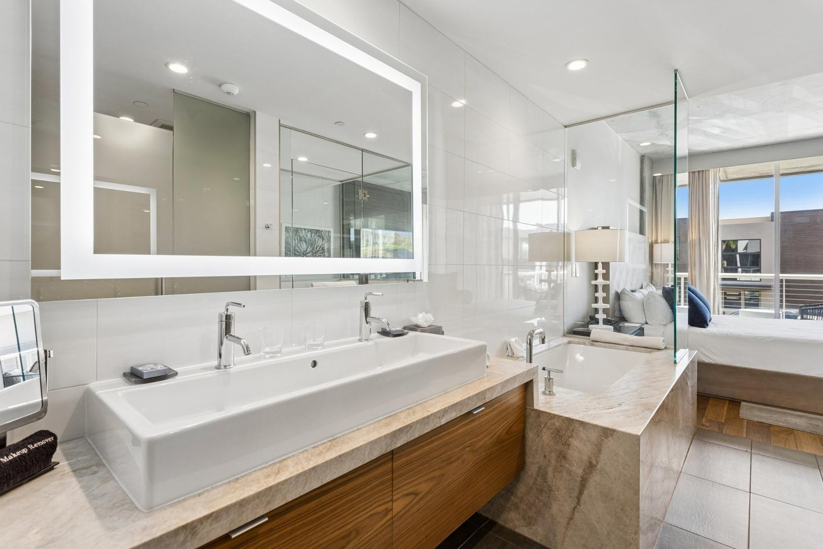 5455 E Lincoln Drive 1010