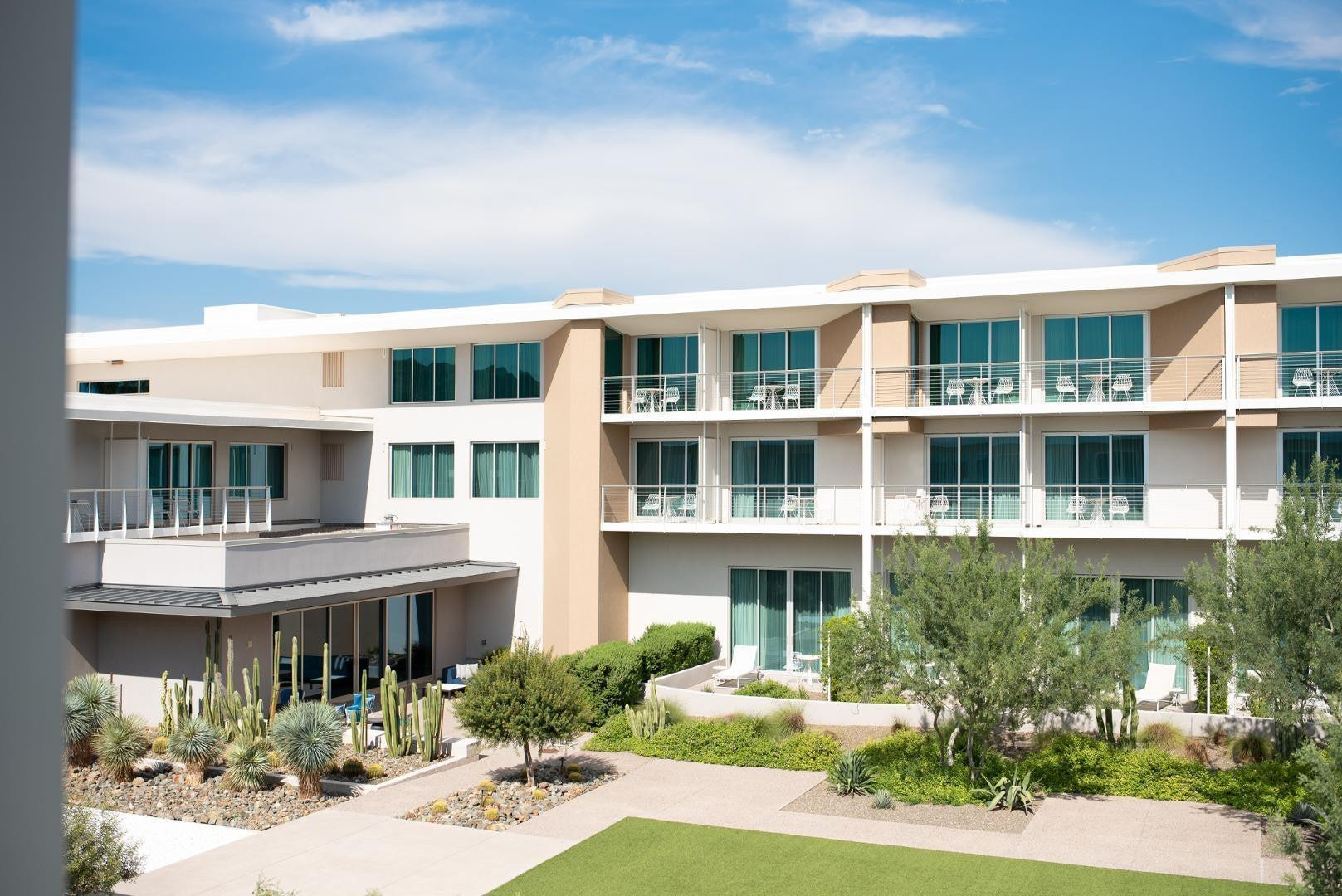 5455 E Lincoln Drive 1010