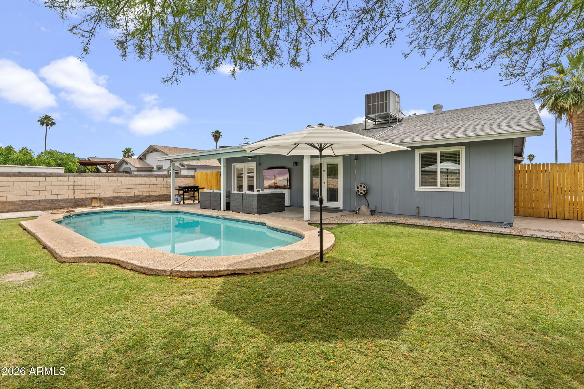 560 W EMERALD Avenue