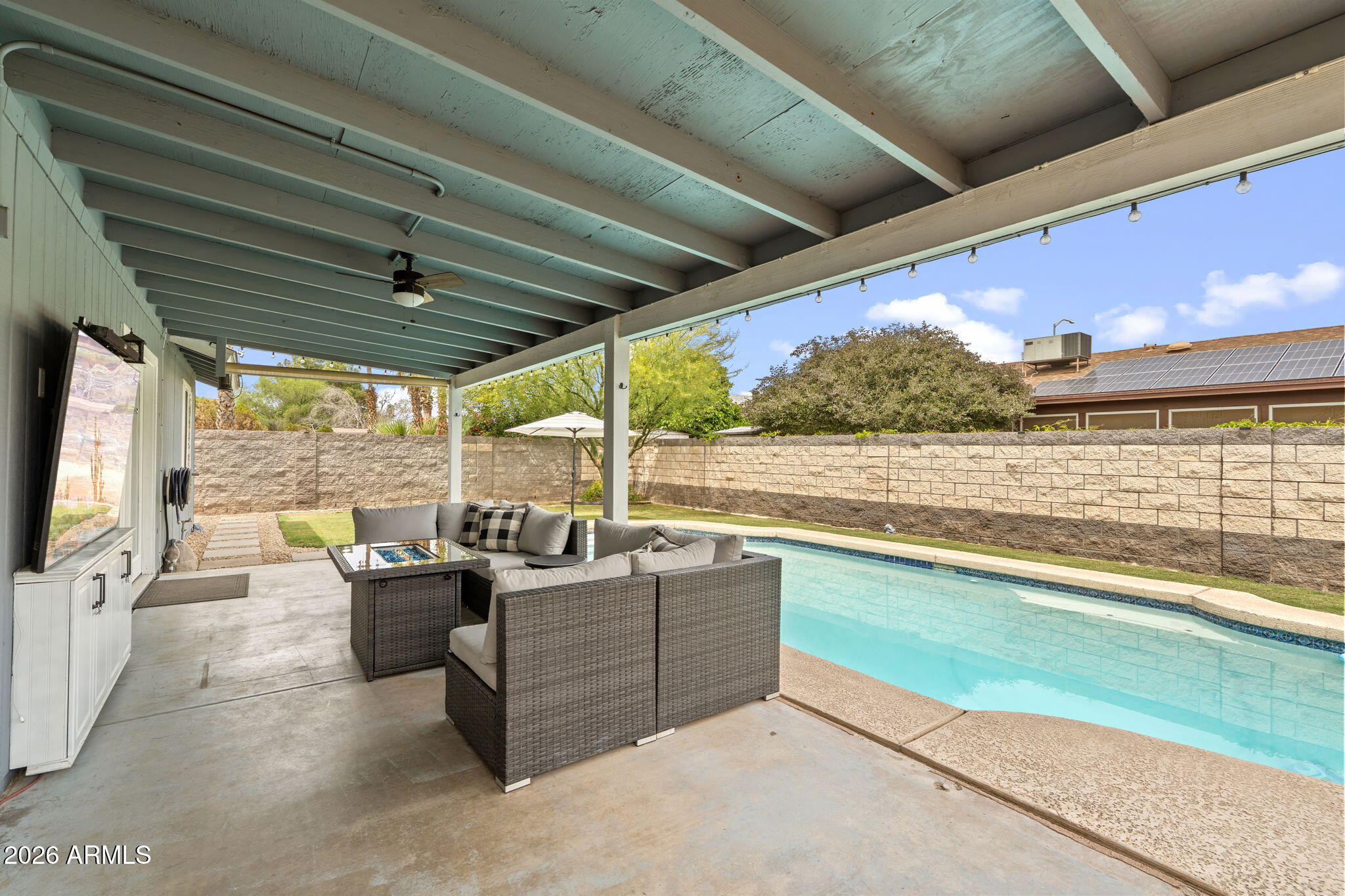 560 W EMERALD Avenue