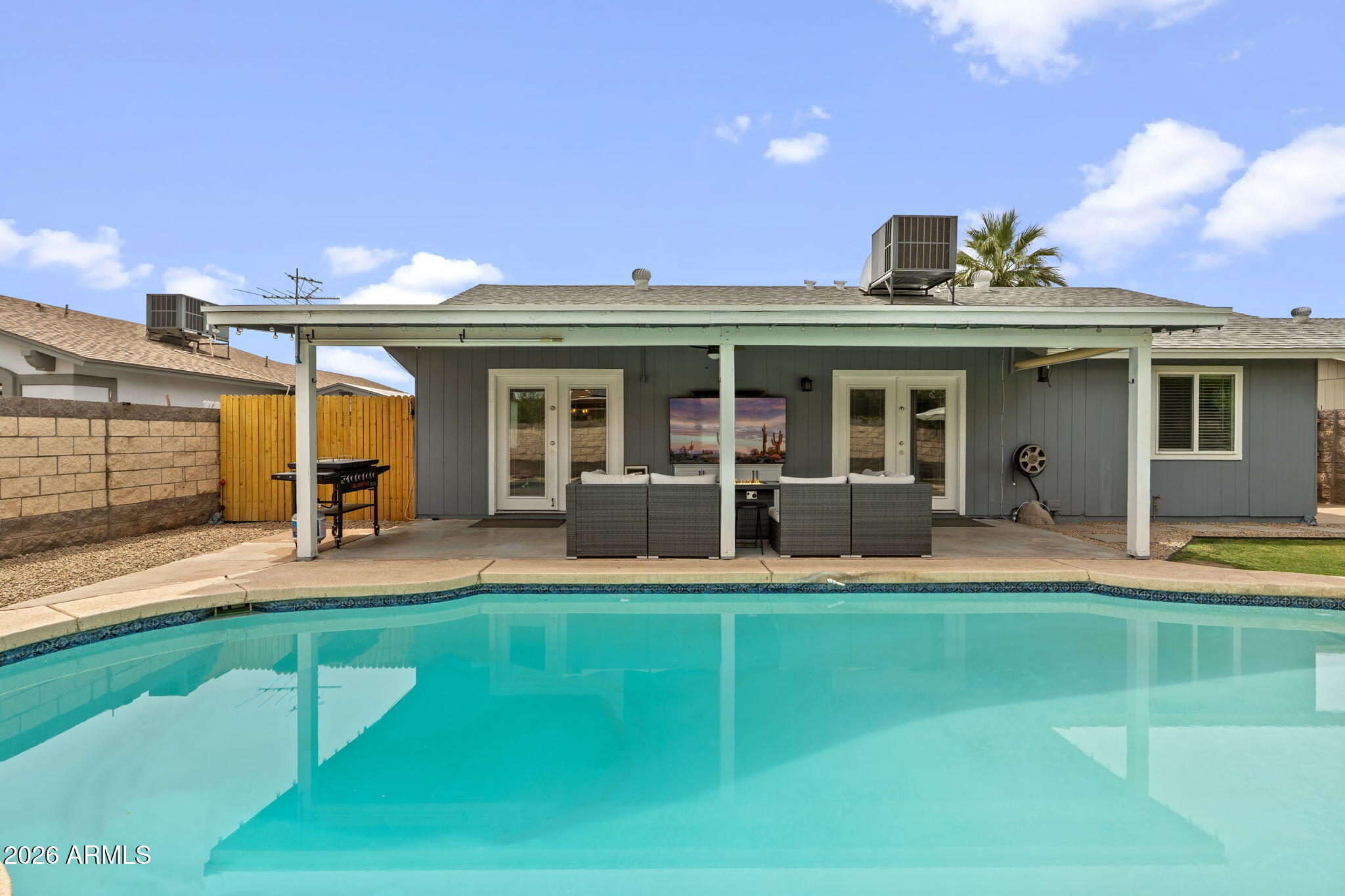 560 W EMERALD Avenue