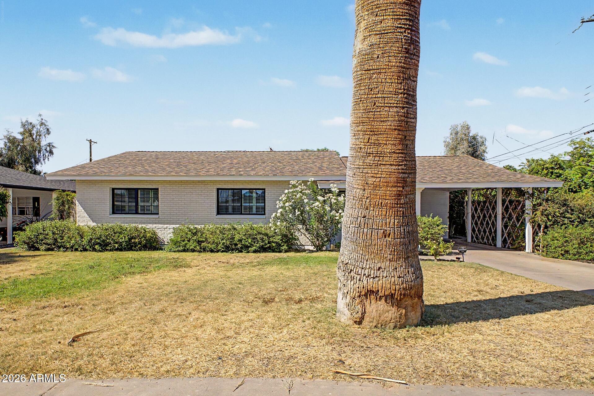 3436 E GLENROSA Avenue