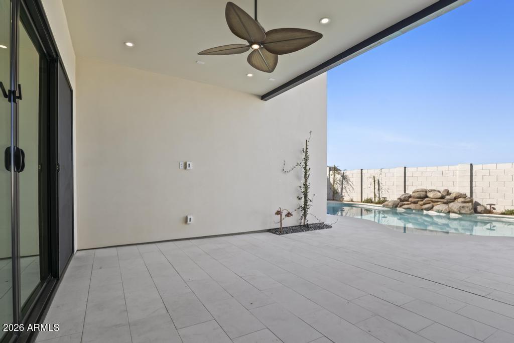 8511 S 9TH Drive 15
