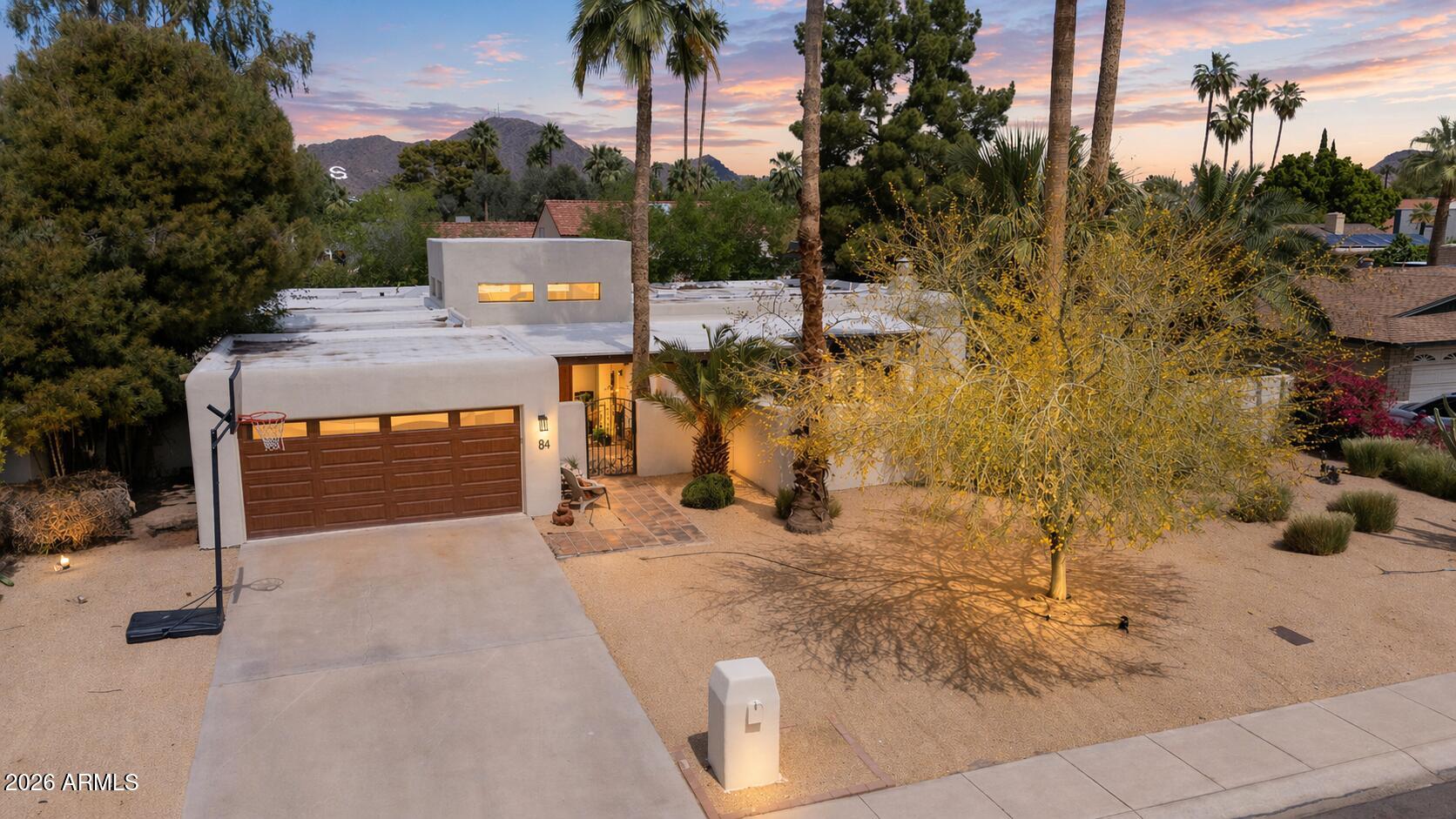 124 W El Caminito Drive