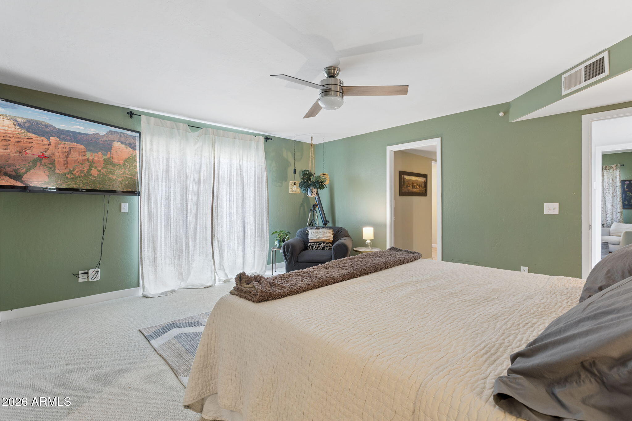 124 W El Caminito Drive