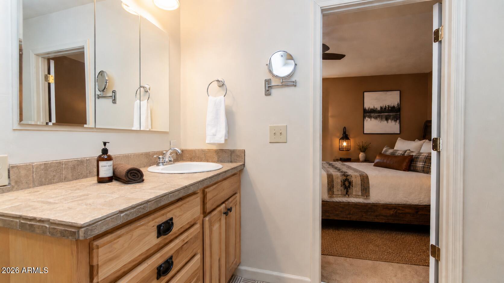 131 E JACKSHOE Trail
