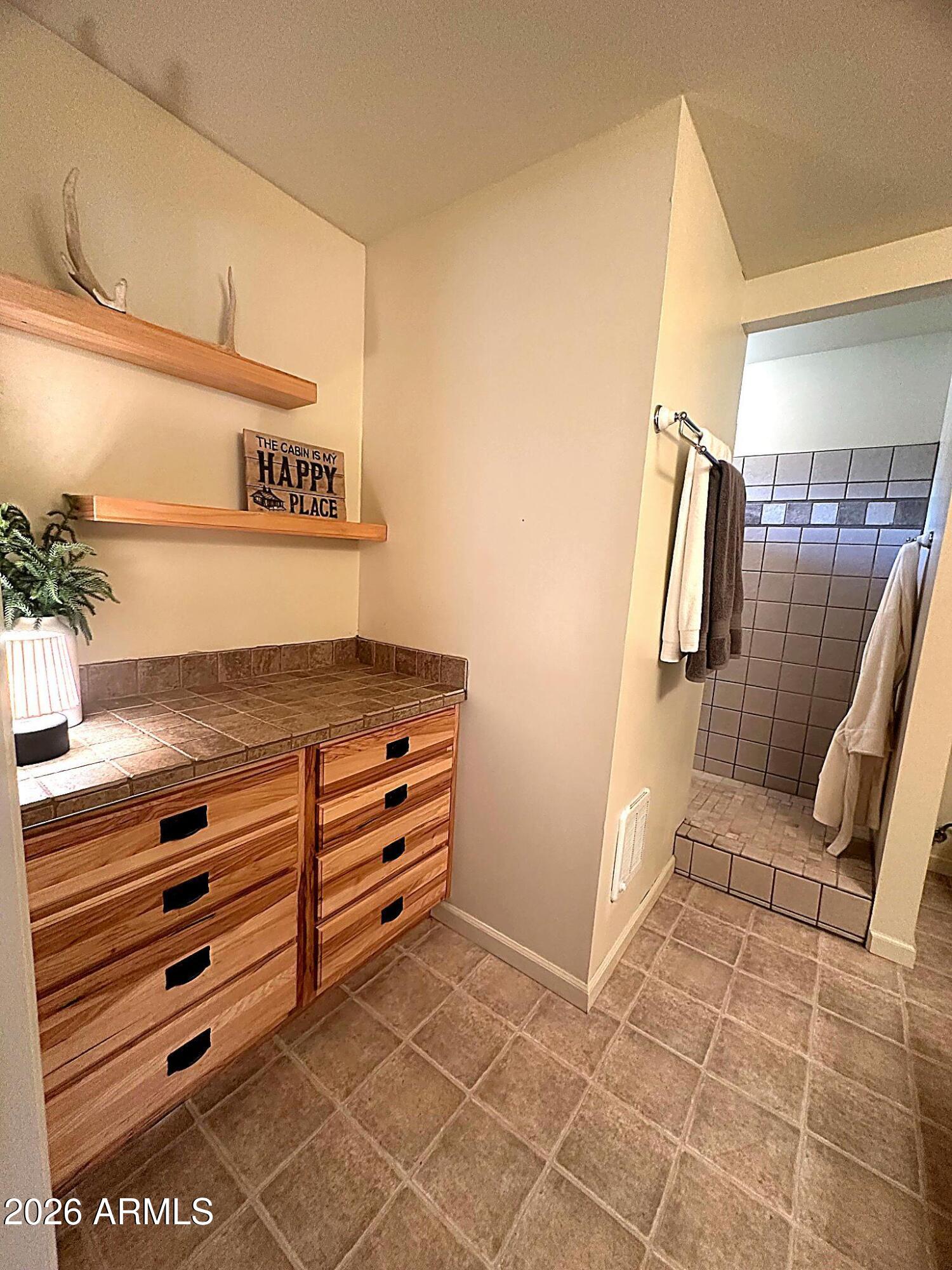 131 E JACKSHOE Trail