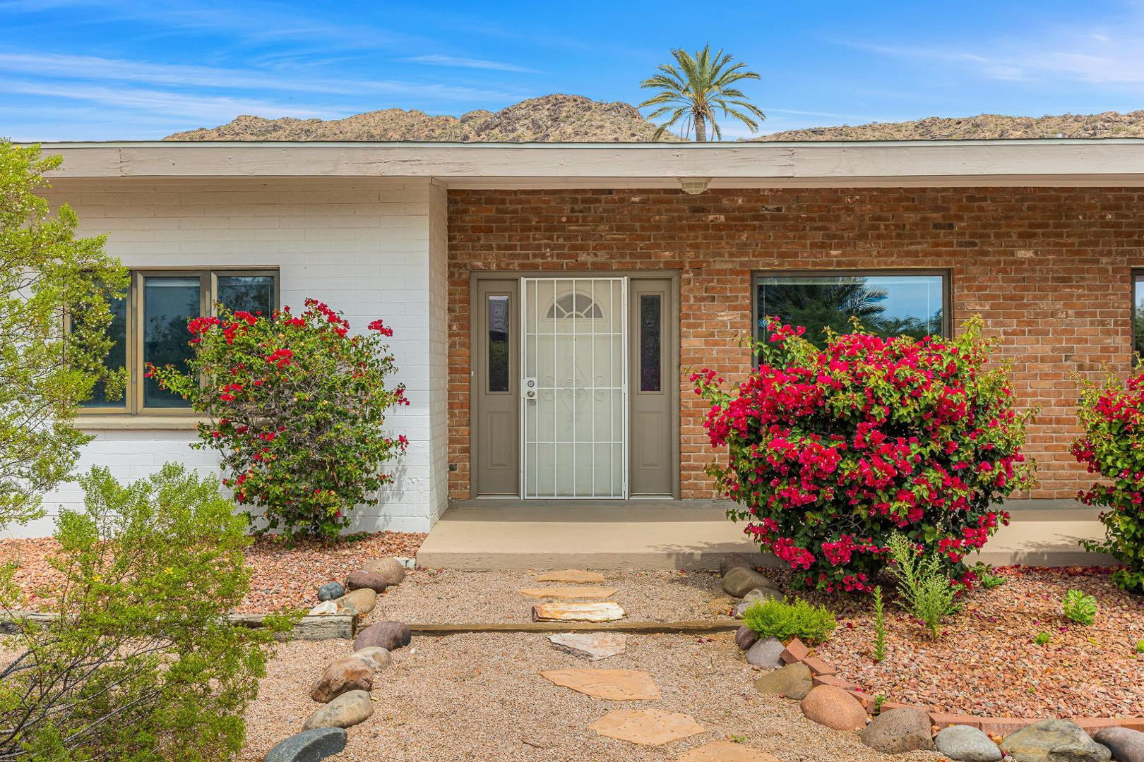6724 N 58th Place