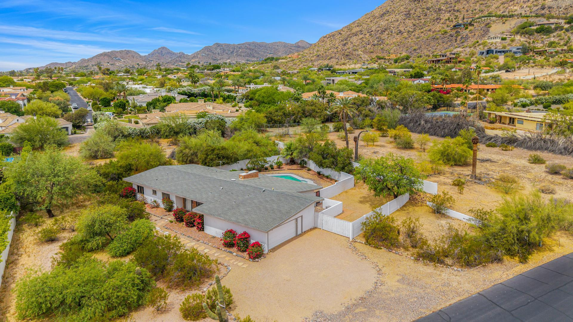 6724 N 58th Place