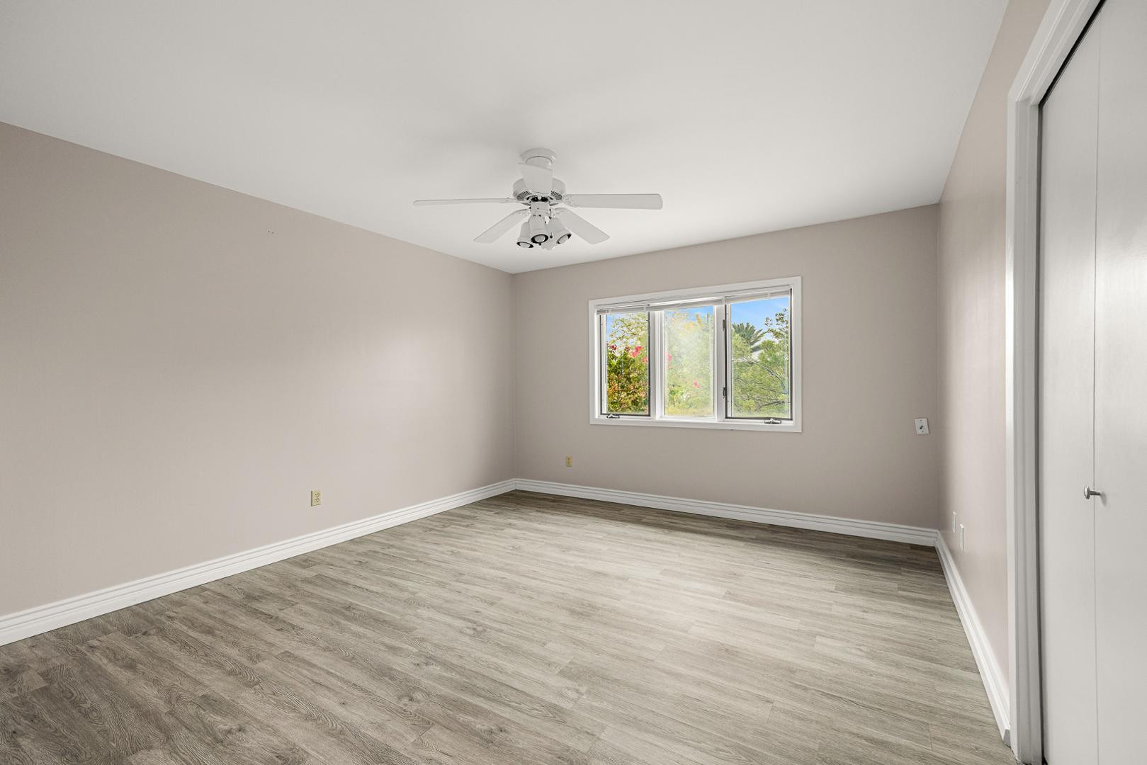 6724 N 58th Place