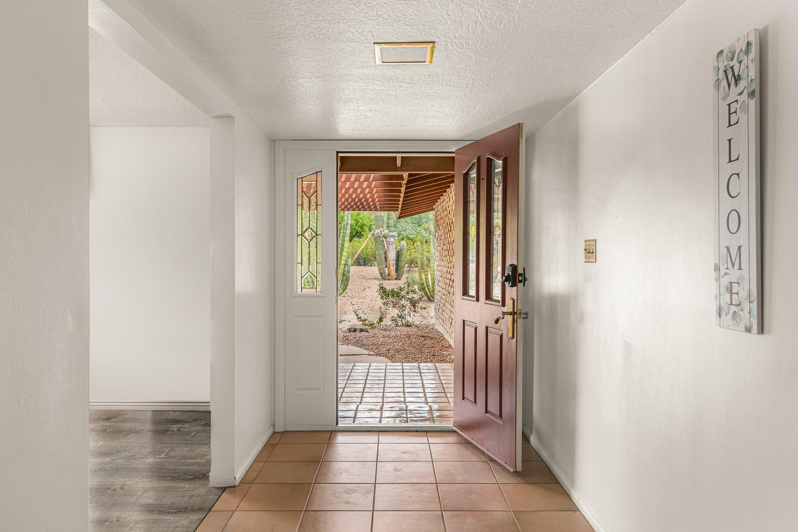 5901 E Cactus Wren Road