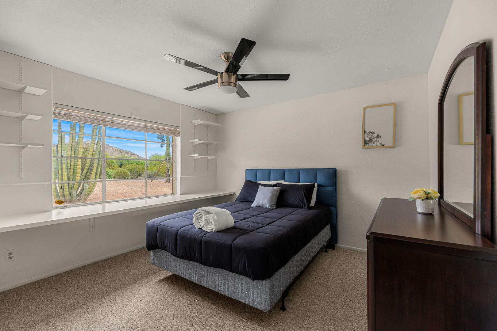 5901 E Cactus Wren Road