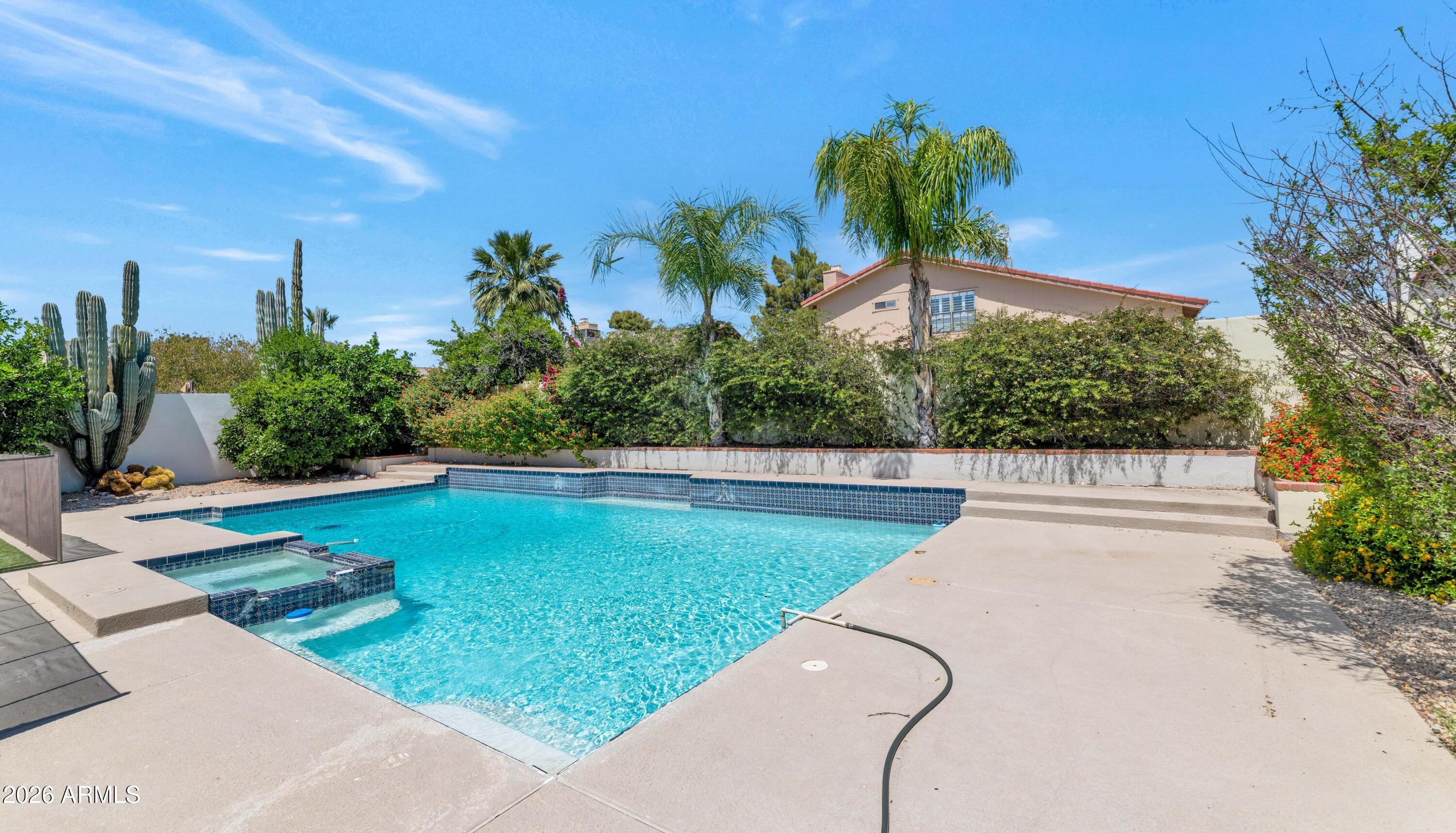 5850 E KATHLEEN Road