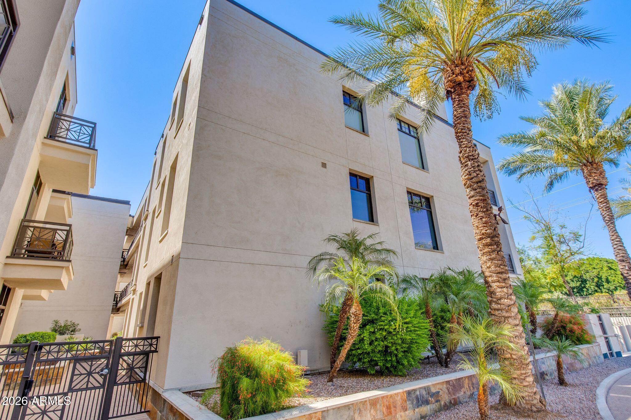 8 E BILTMORE Estate 114