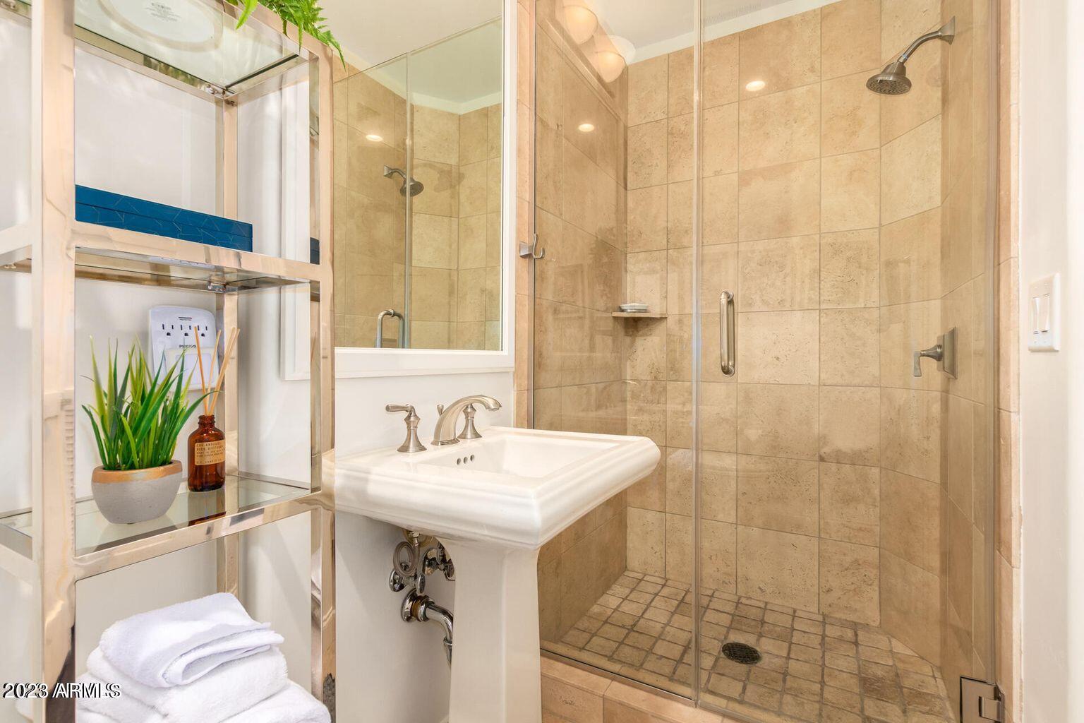 8 E BILTMORE Estate 114
