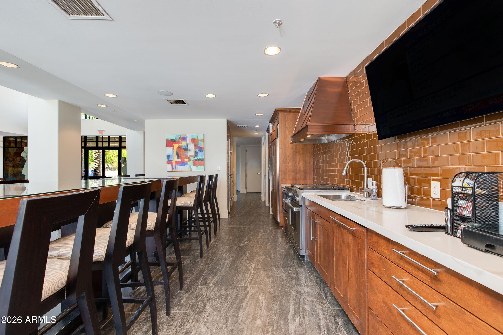 8 E BILTMORE Estate 114