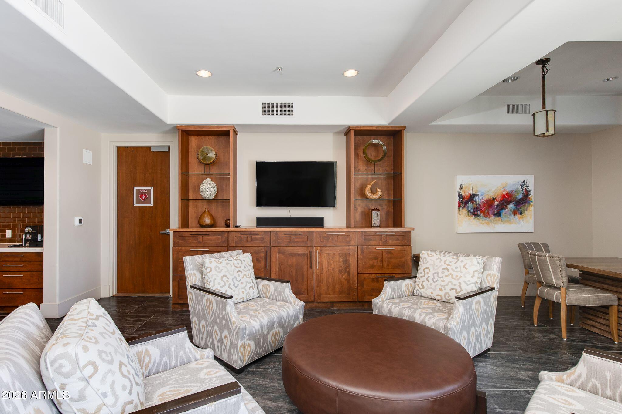 8 E BILTMORE Estate 114