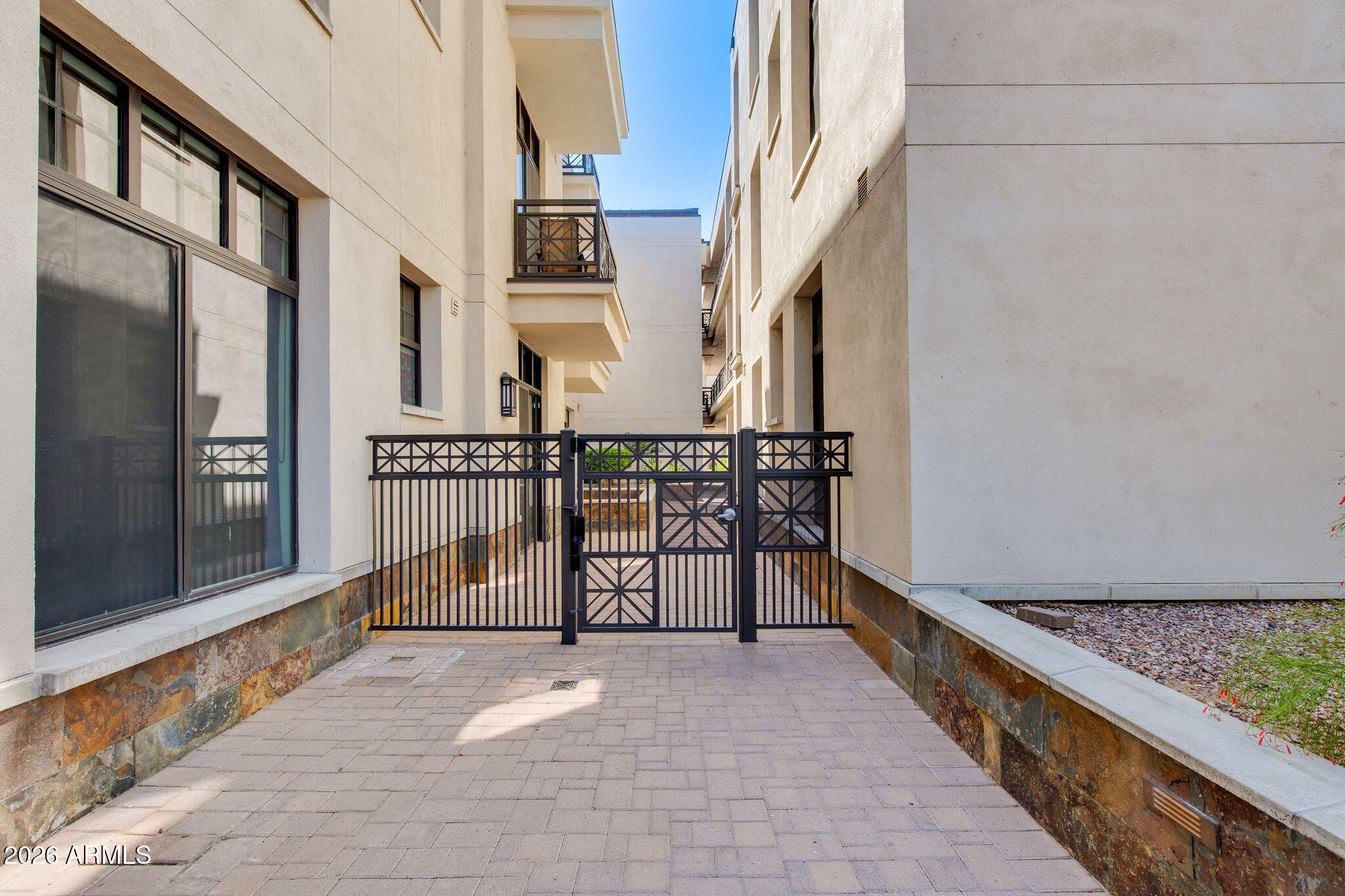 8 E BILTMORE Estate 114