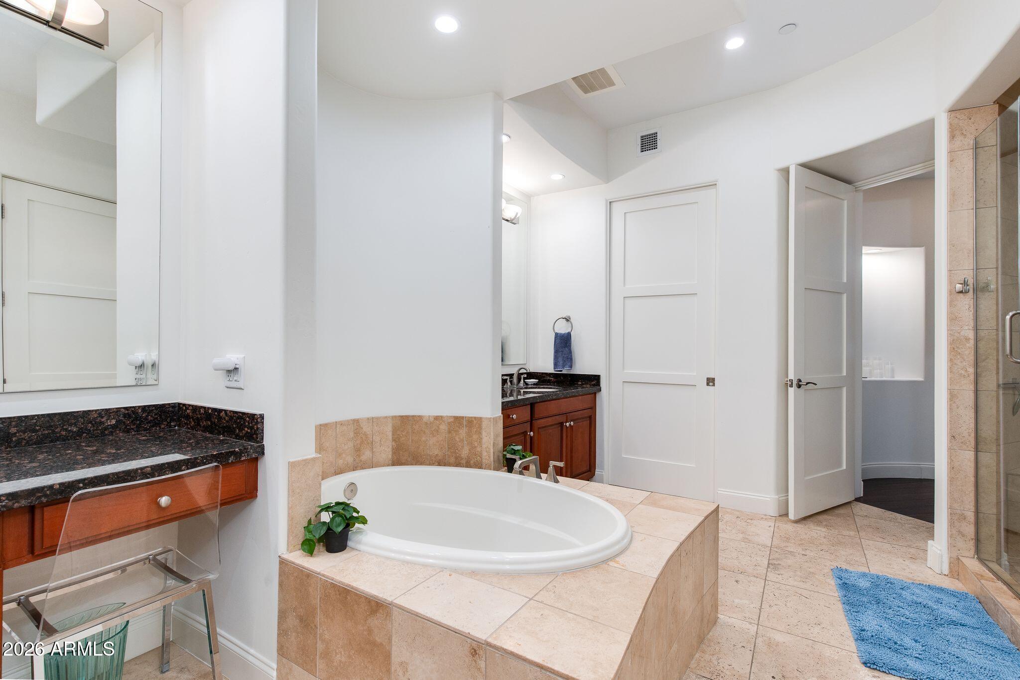 8 E BILTMORE Estate 114
