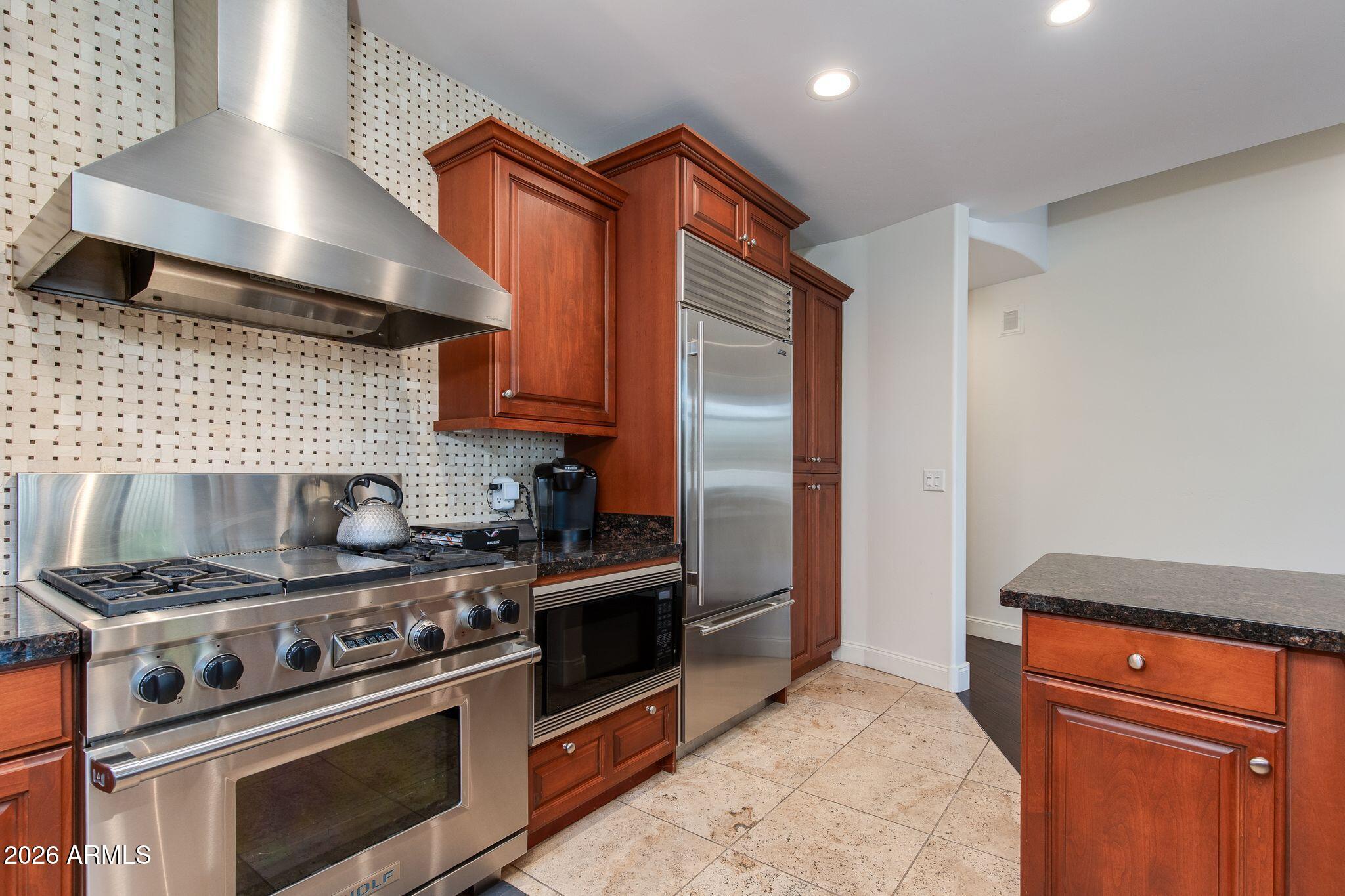 8 E BILTMORE Estate 114