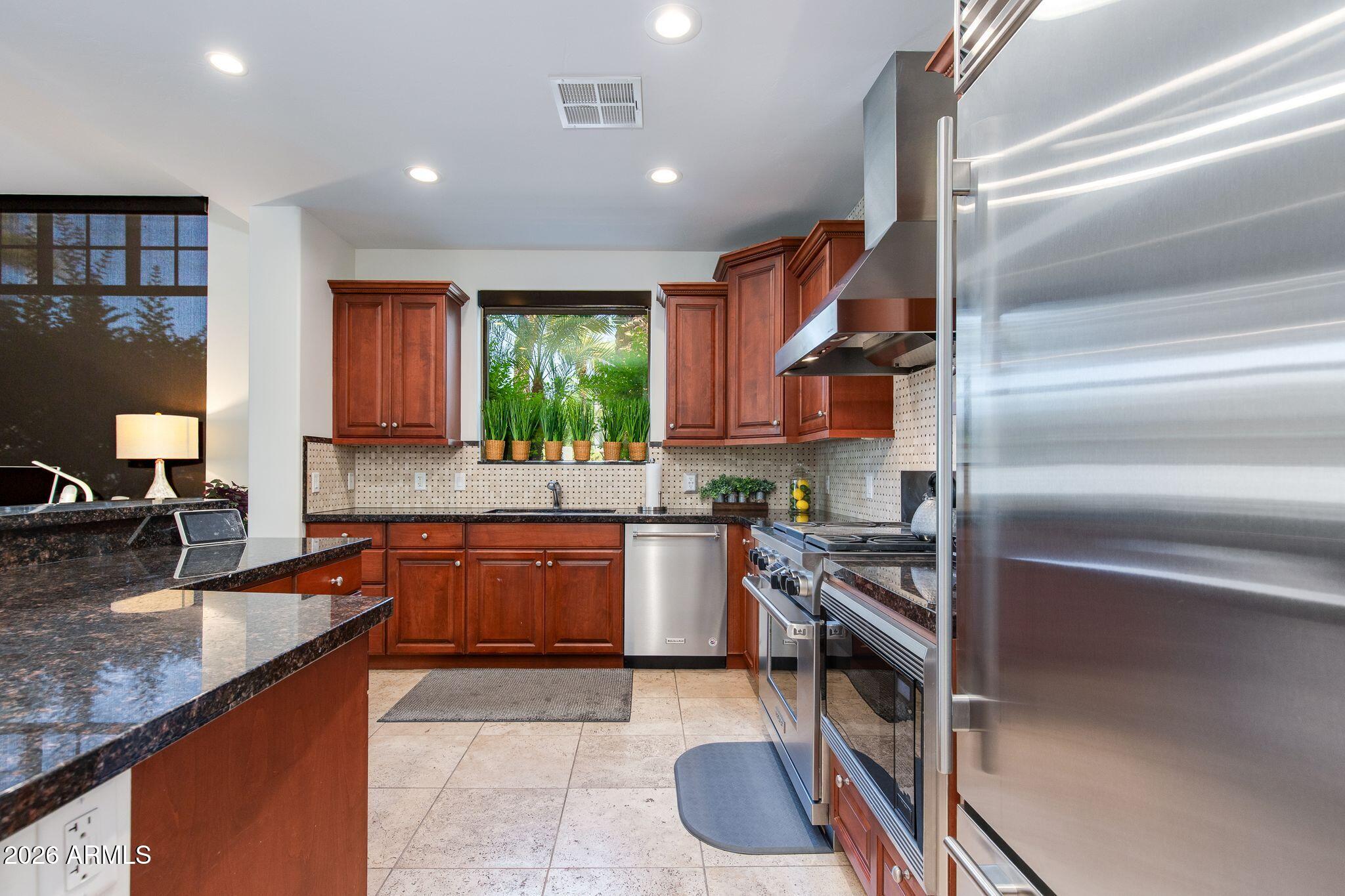8 E BILTMORE Estate 114