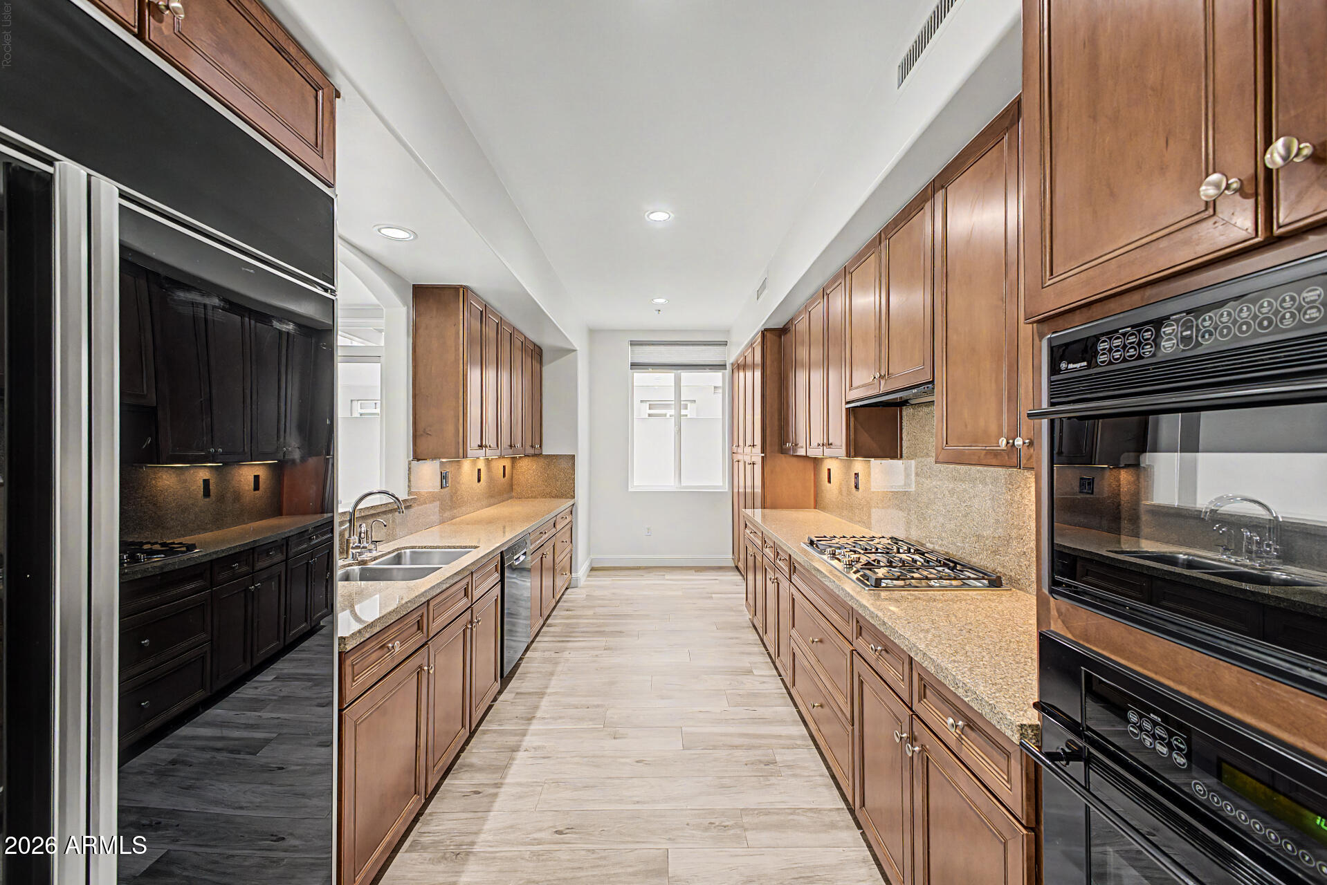 3801 N GOLDWATER Boulevard 204