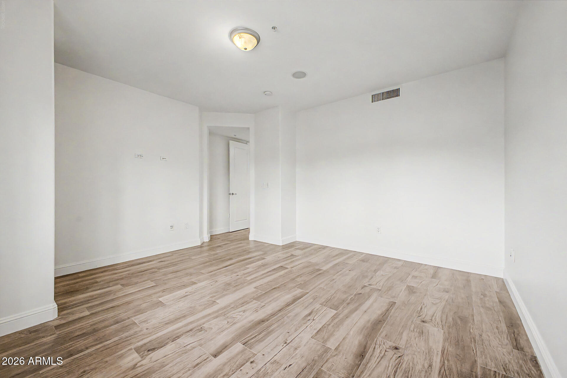 3801 N GOLDWATER Boulevard 204