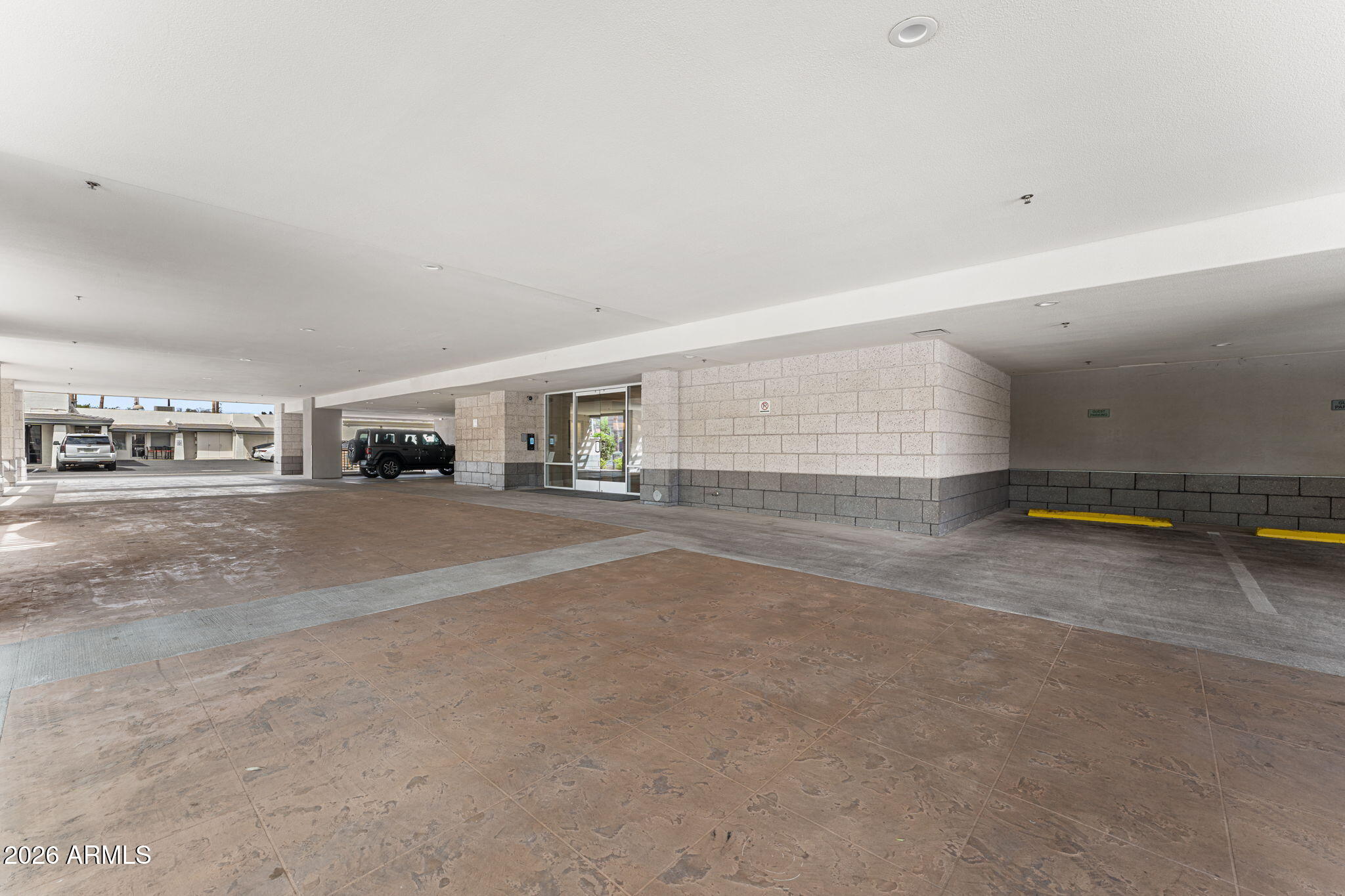 3801 N GOLDWATER Boulevard 204