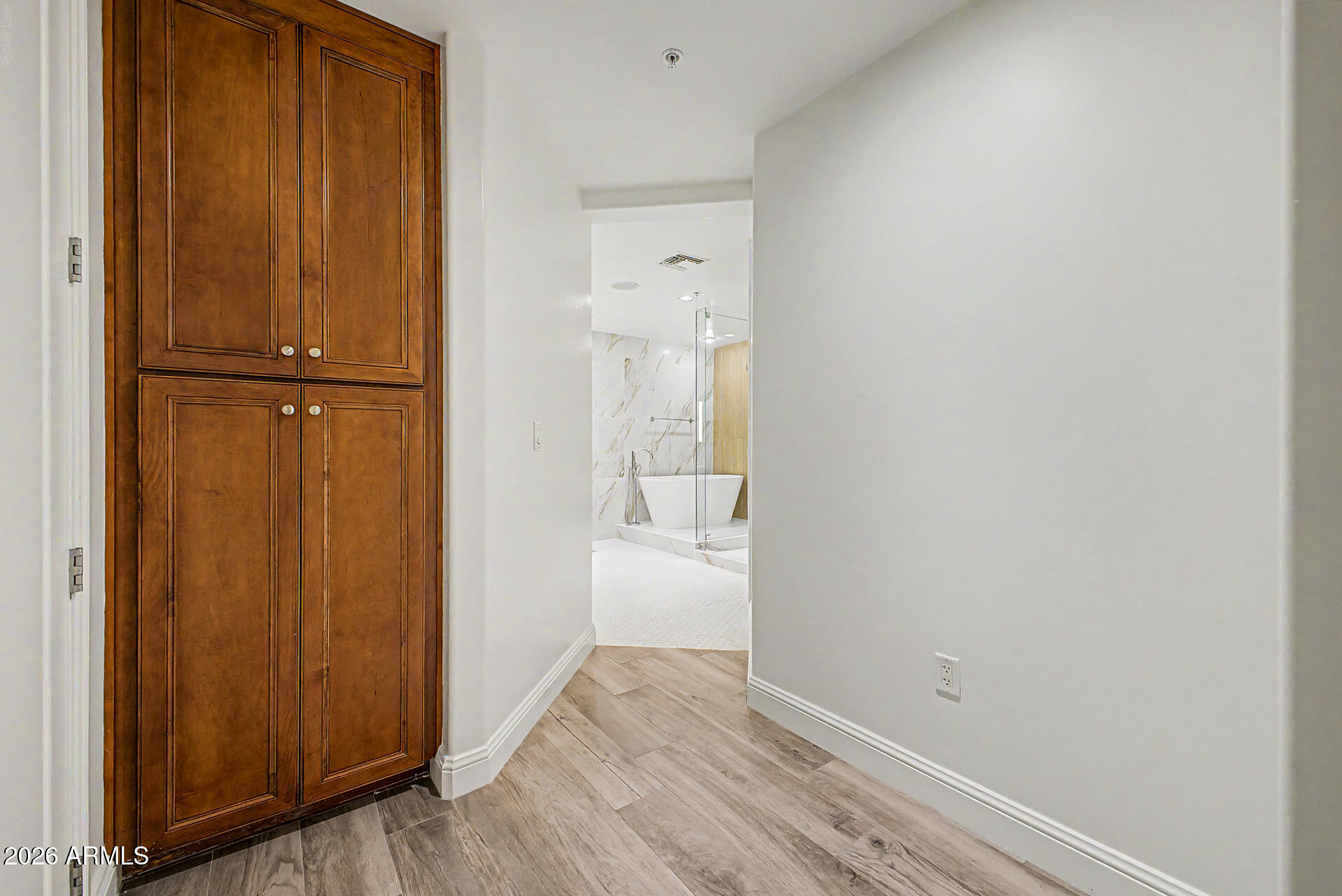 3801 N GOLDWATER Boulevard 204