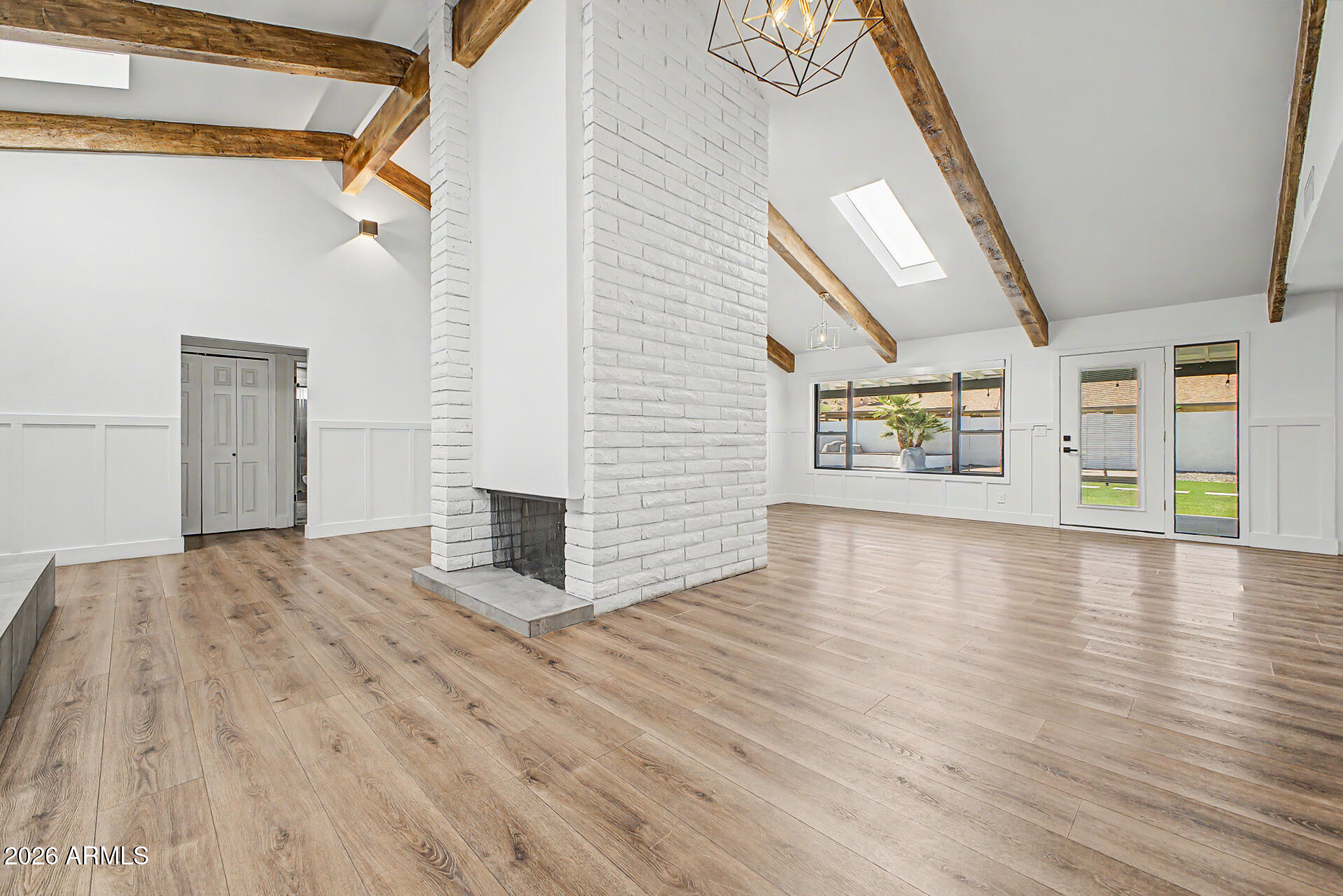 127 E PERSHING Avenue