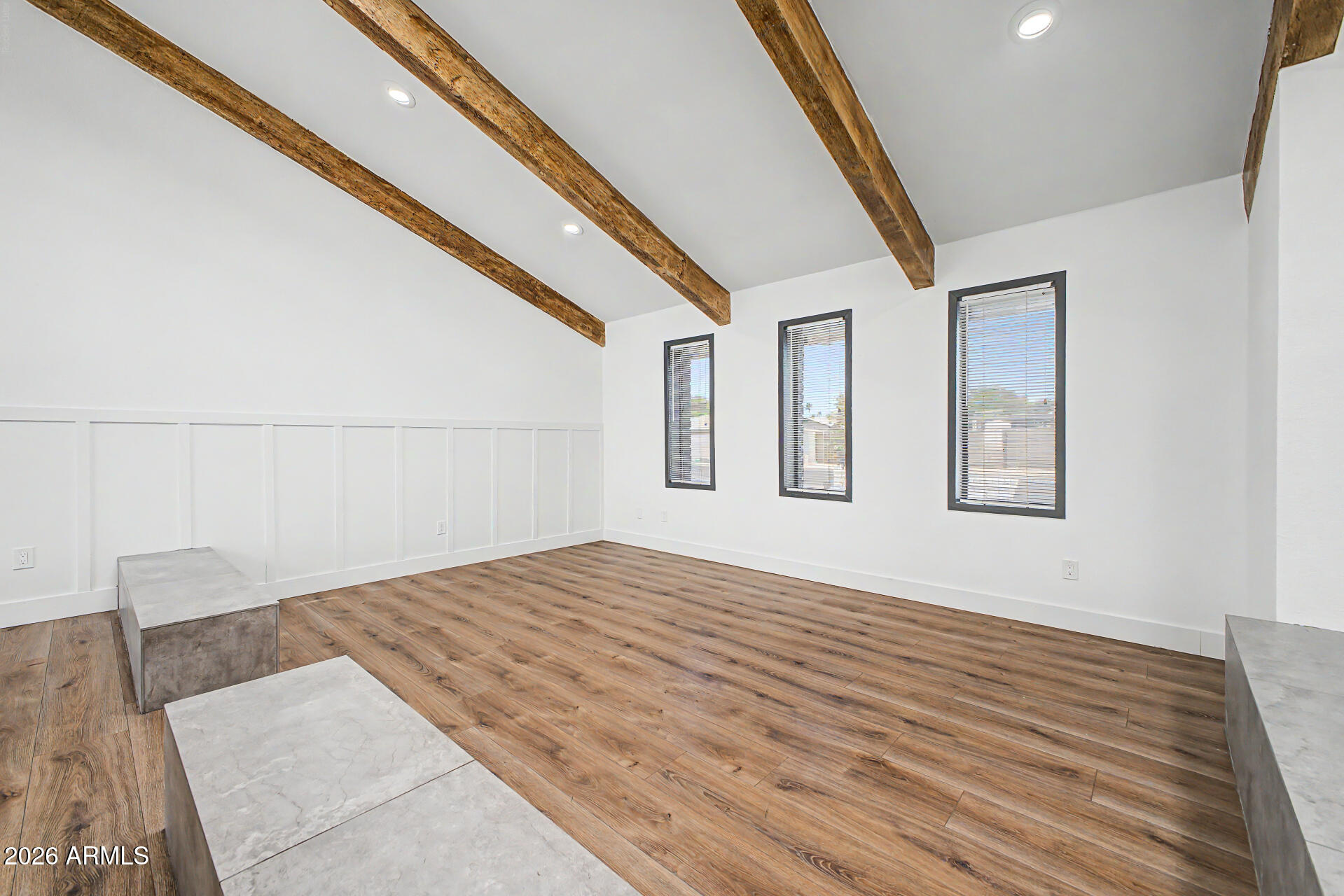 127 E PERSHING Avenue