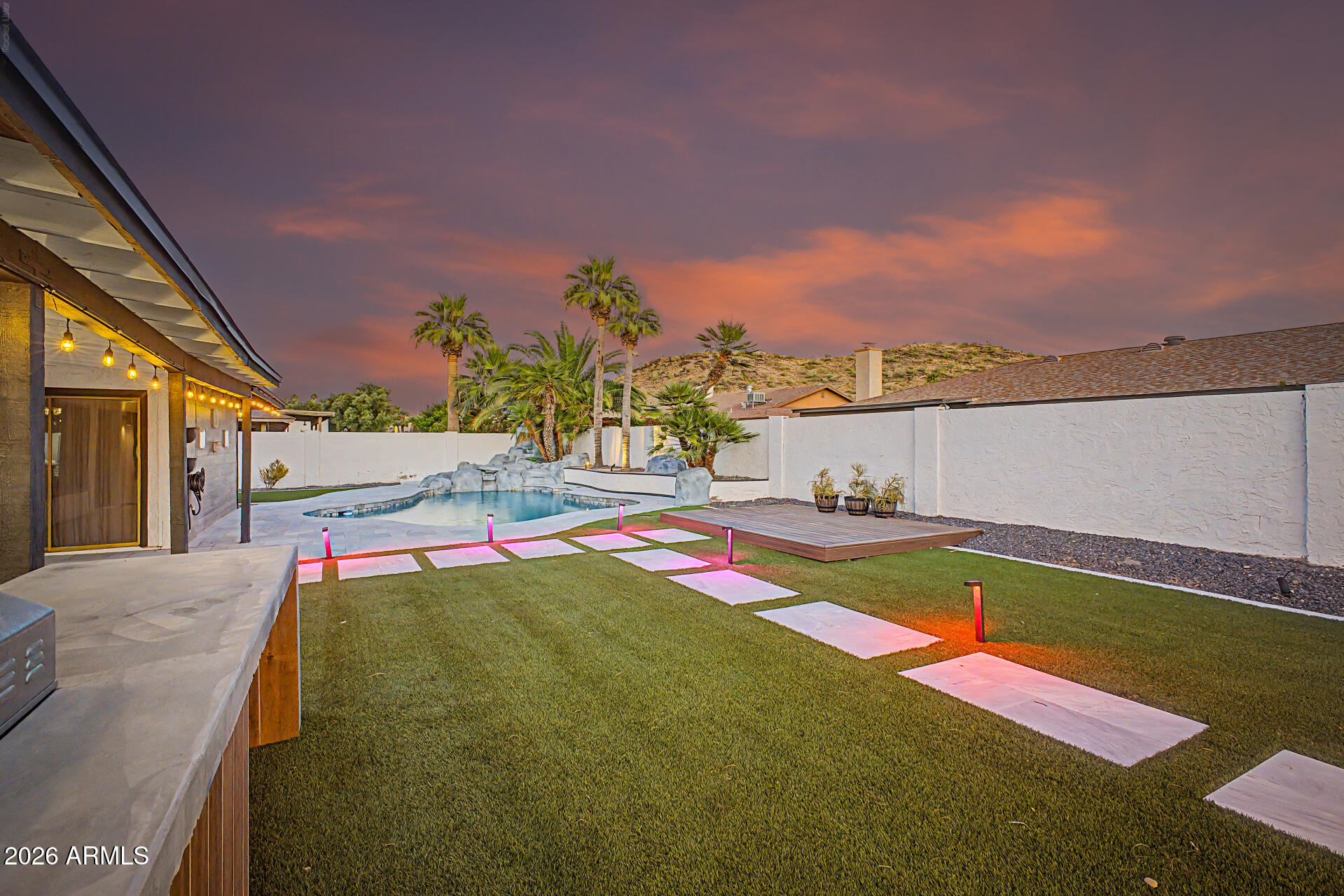 127 E PERSHING Avenue