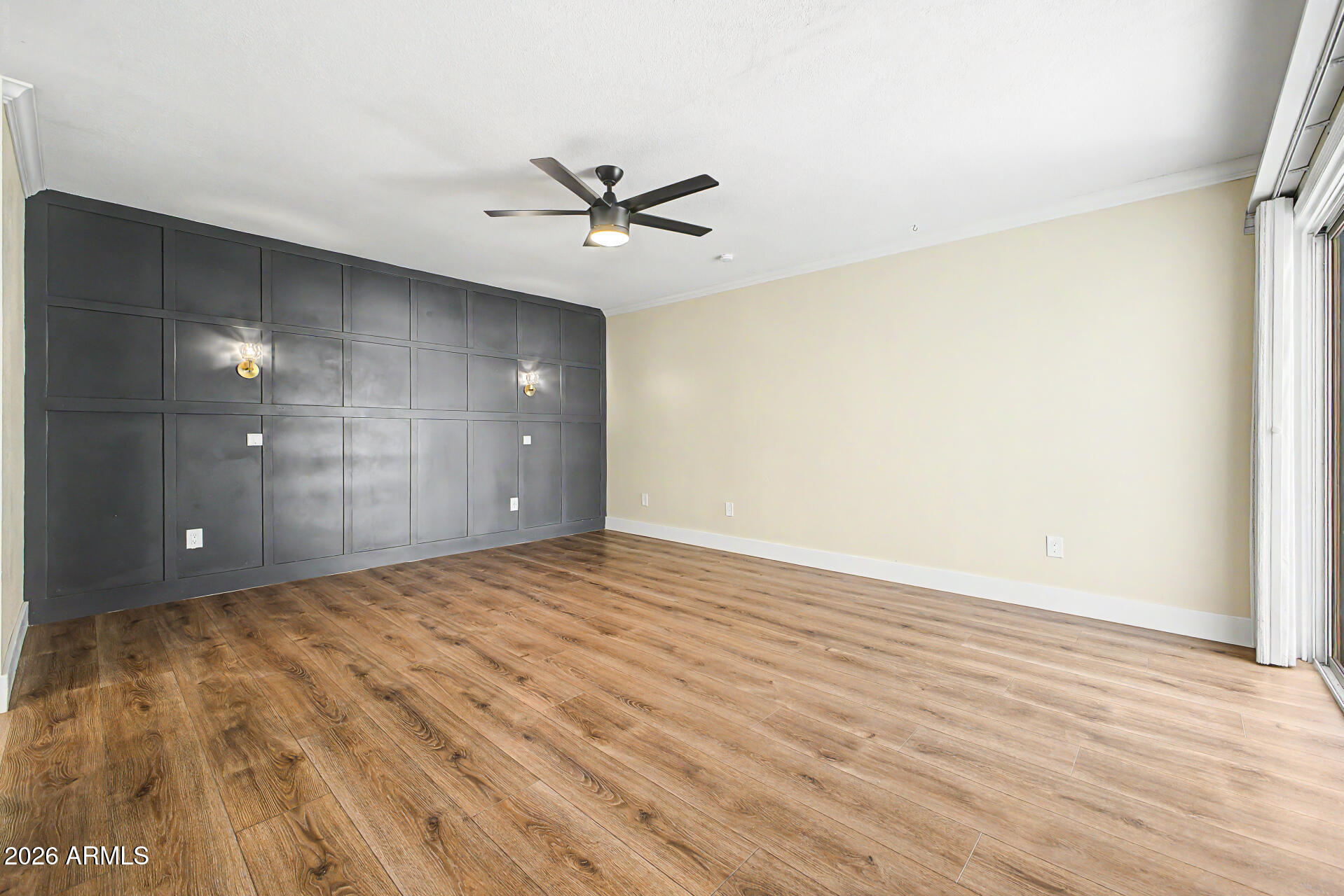 127 E PERSHING Avenue