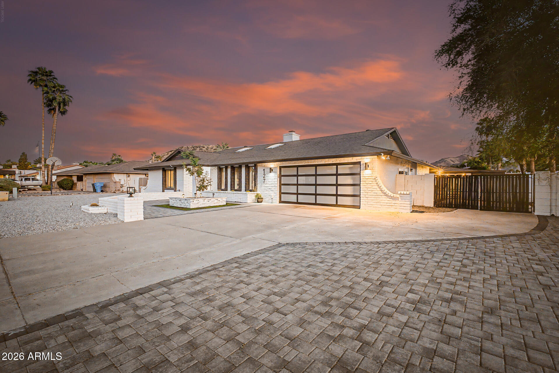 127 E PERSHING Avenue
