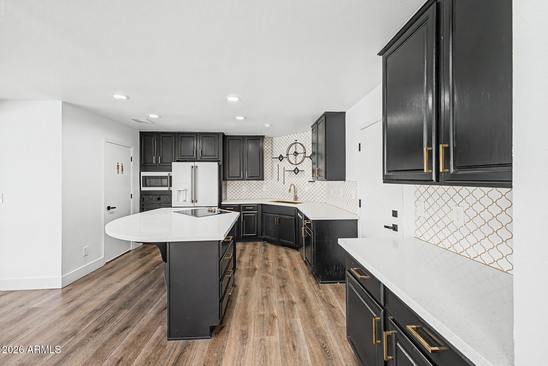 127 E PERSHING Avenue