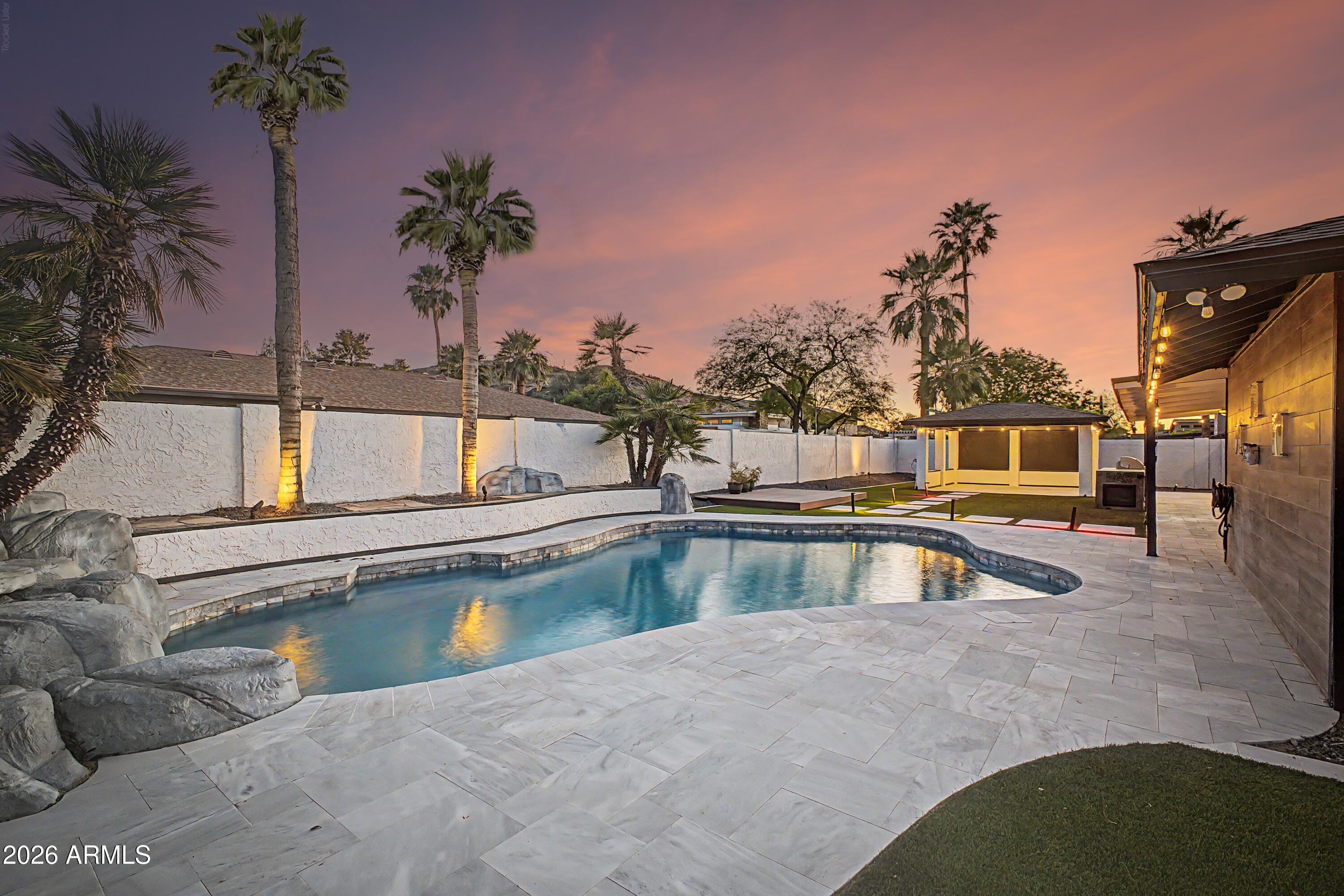 127 E PERSHING Avenue