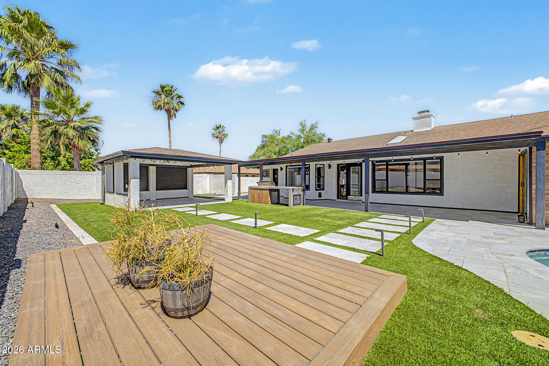 127 E PERSHING Avenue