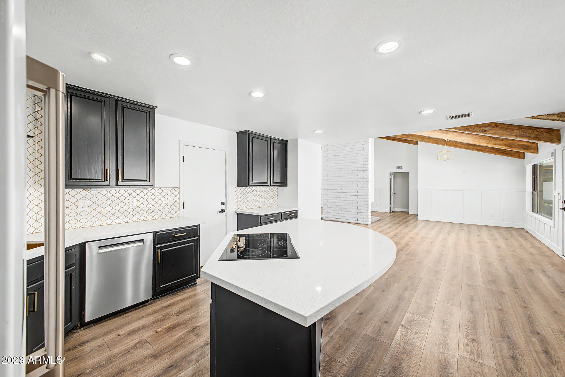127 E PERSHING Avenue