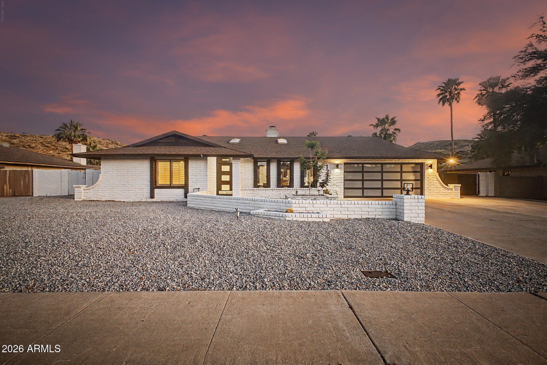 127 E PERSHING Avenue