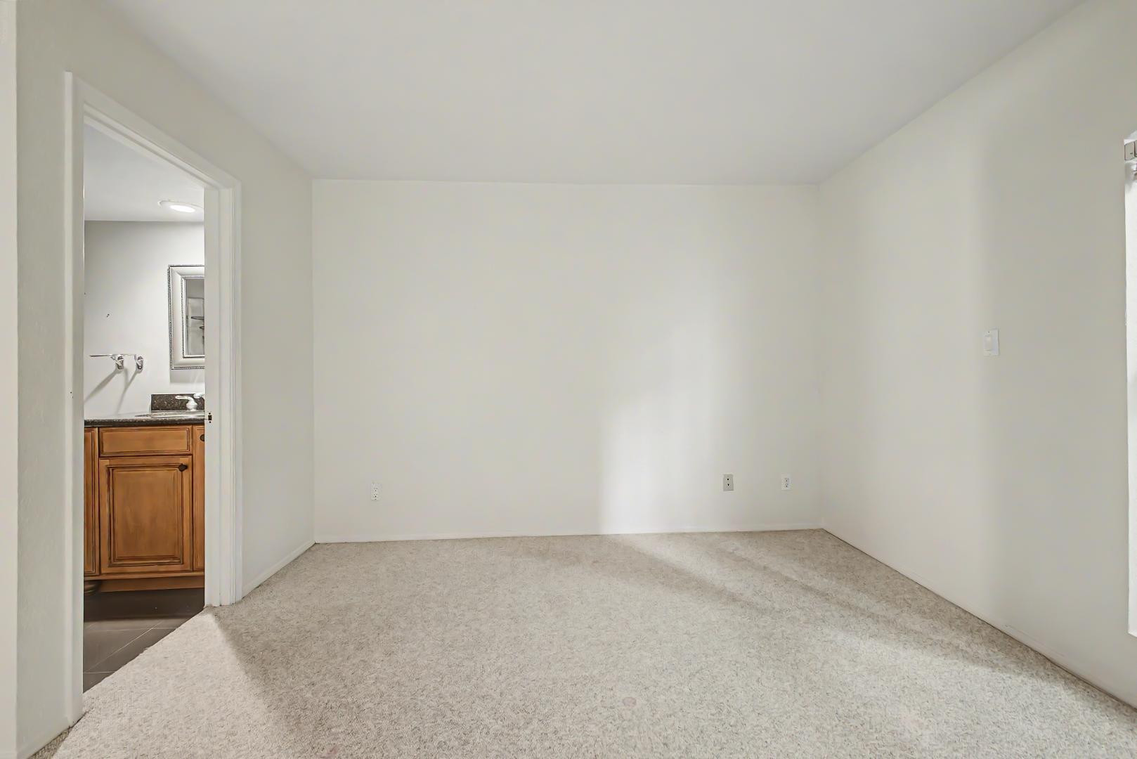 5736 N 25th