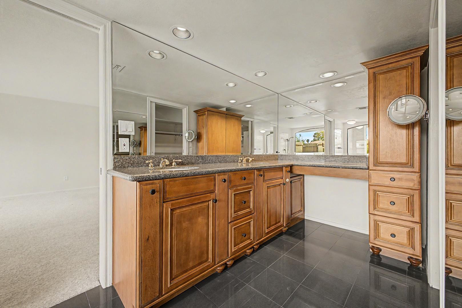 5736 N 25th