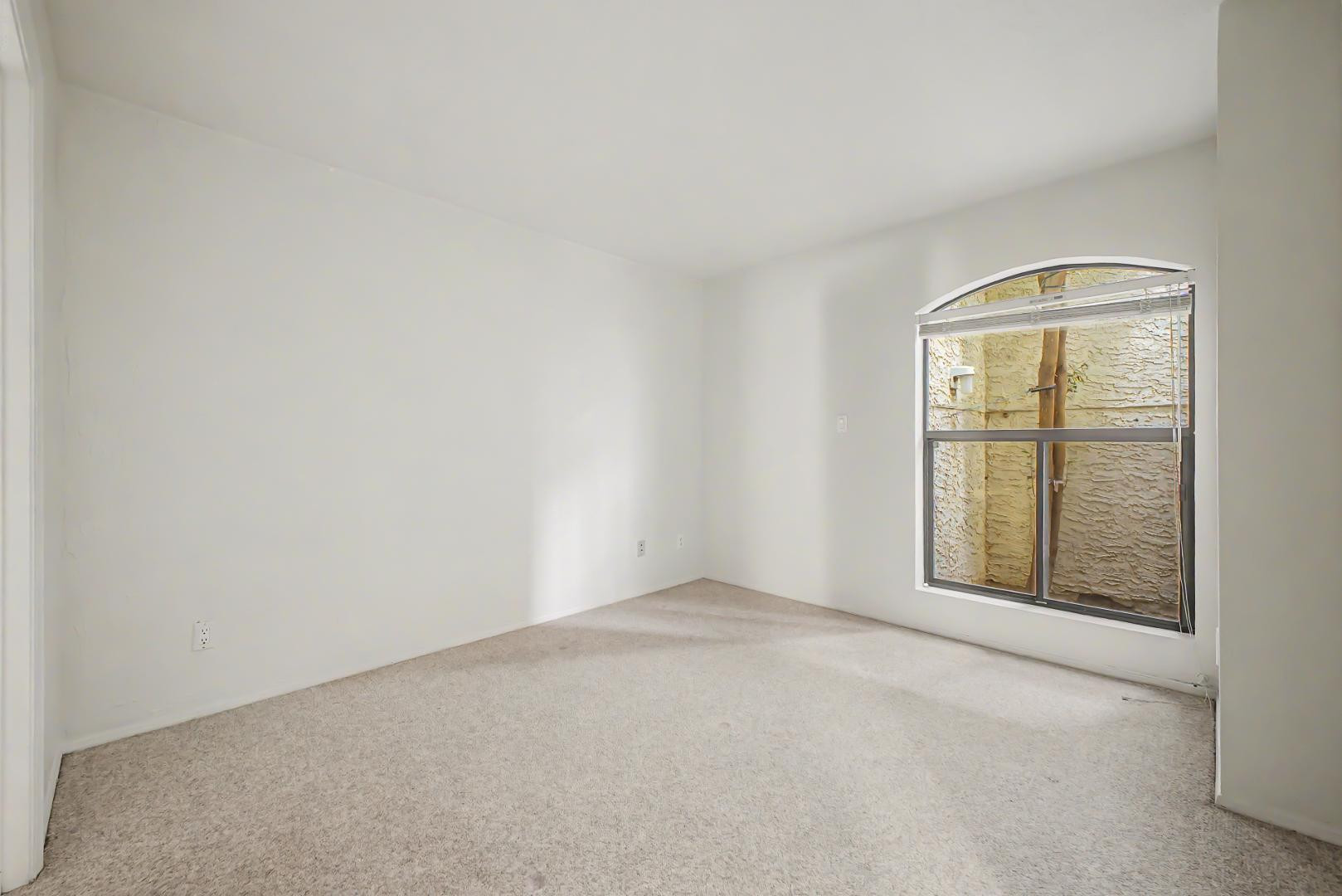5736 N 25th