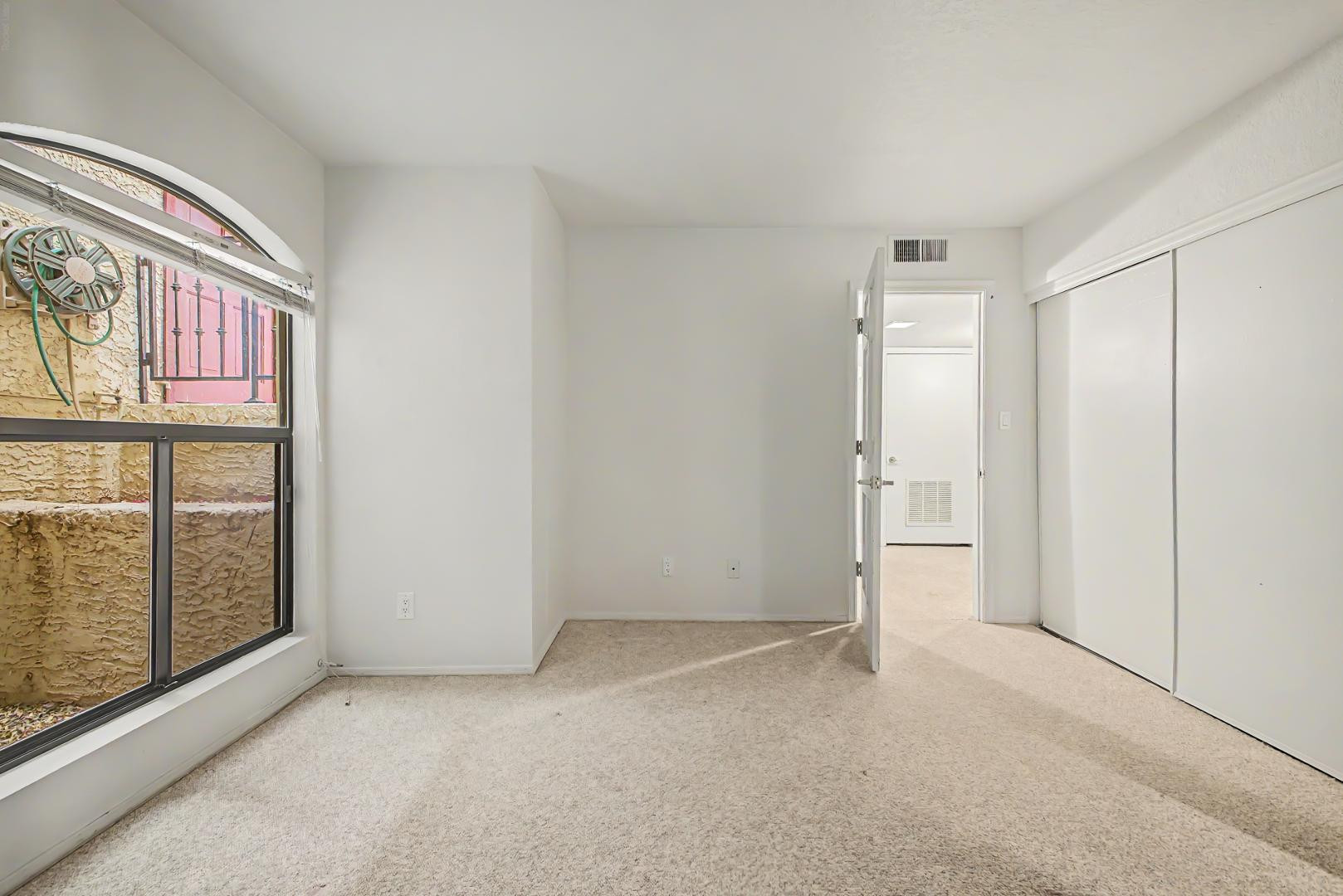 5736 N 25th