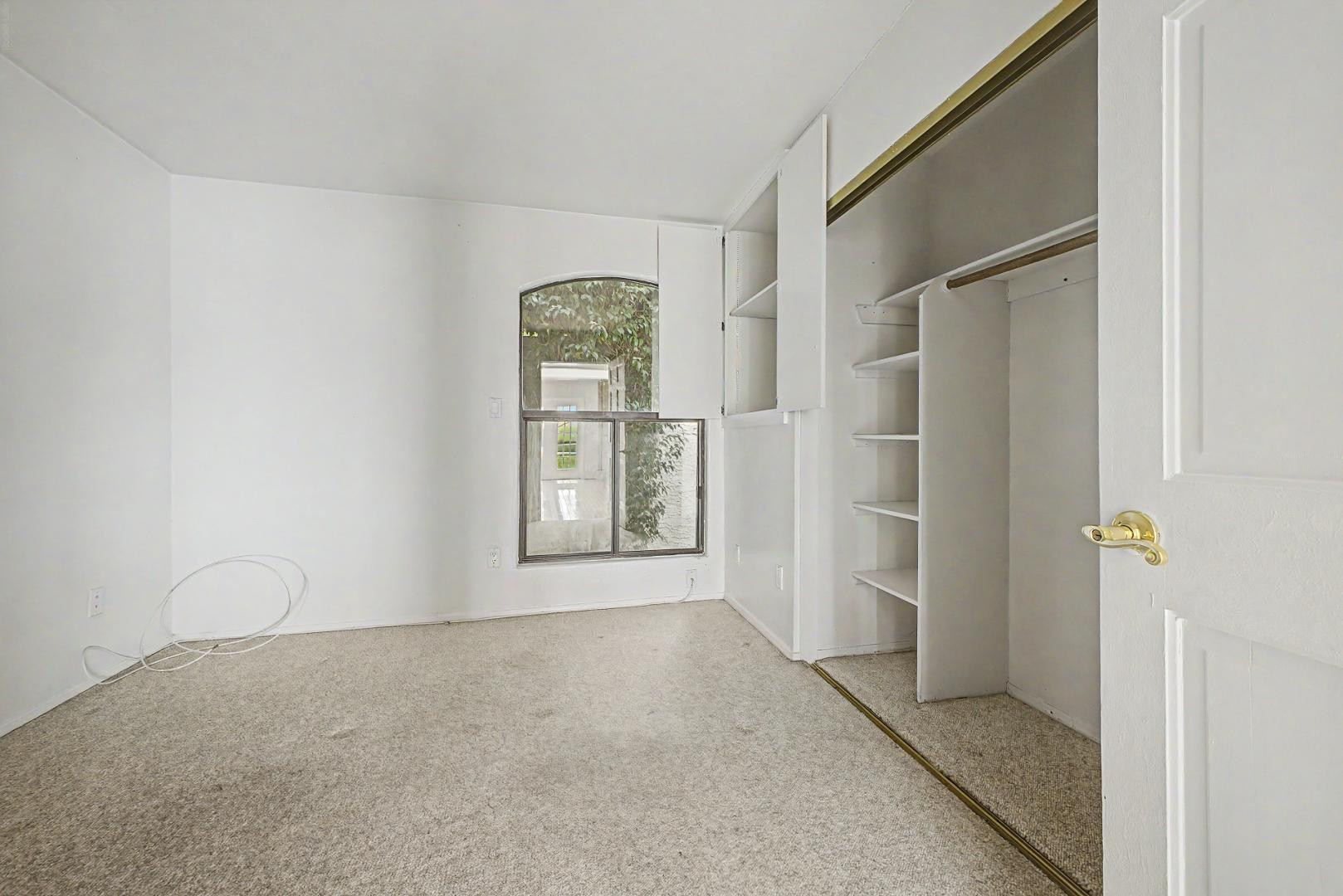 5736 N 25th